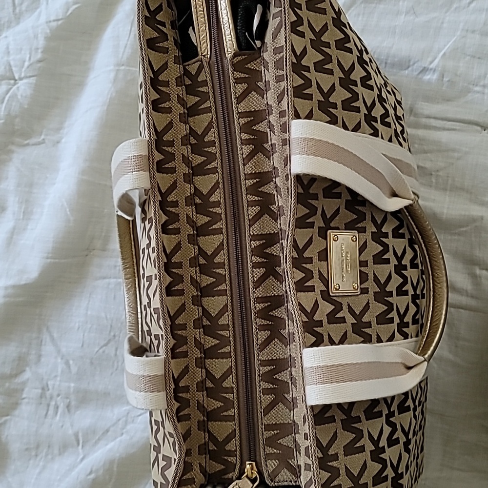 NWT Michael Kors XL travel bag - Picture 4 of 5